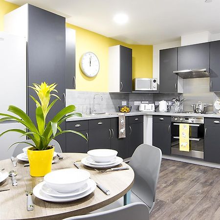 Catherine House- Campus Accommodation Портсмут Екстер'єр фото